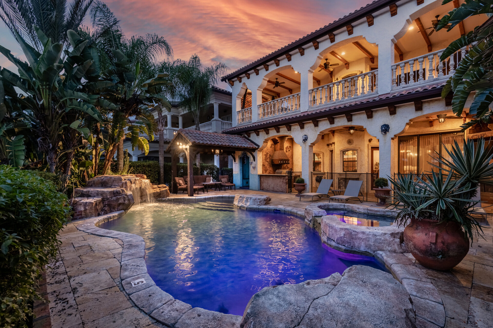 Orlando Rüyası: 5 Yatak Odalı Villa, 6588