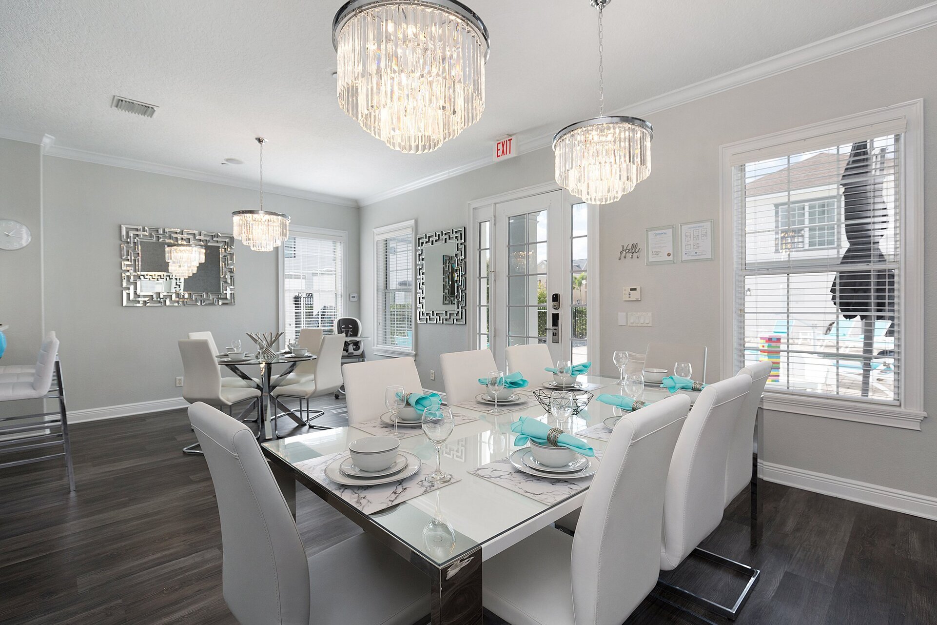 Sit down and create magical memories by having a family dinner