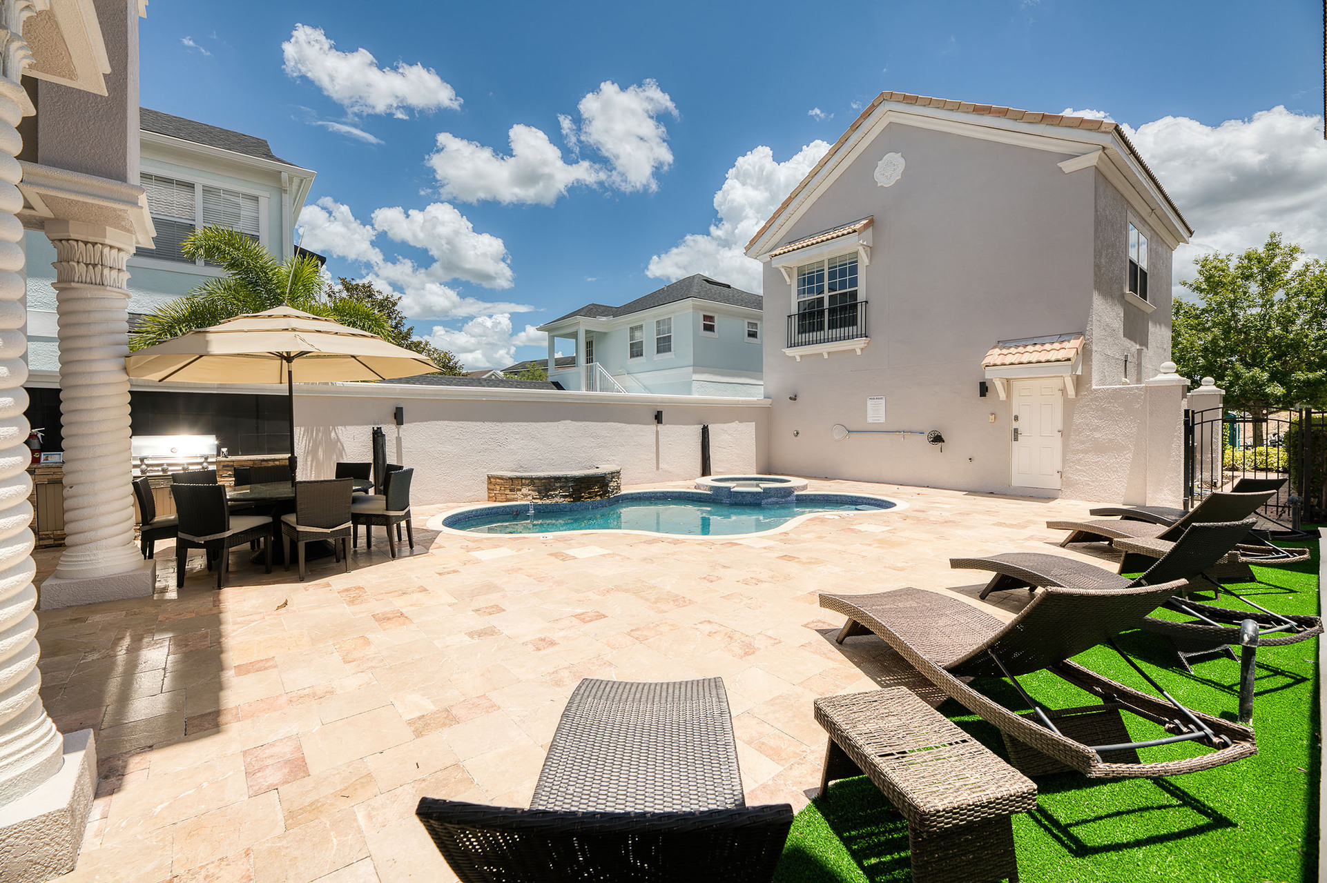Orlando, 6603'te Lüks 5 Yatak Odalı Villa