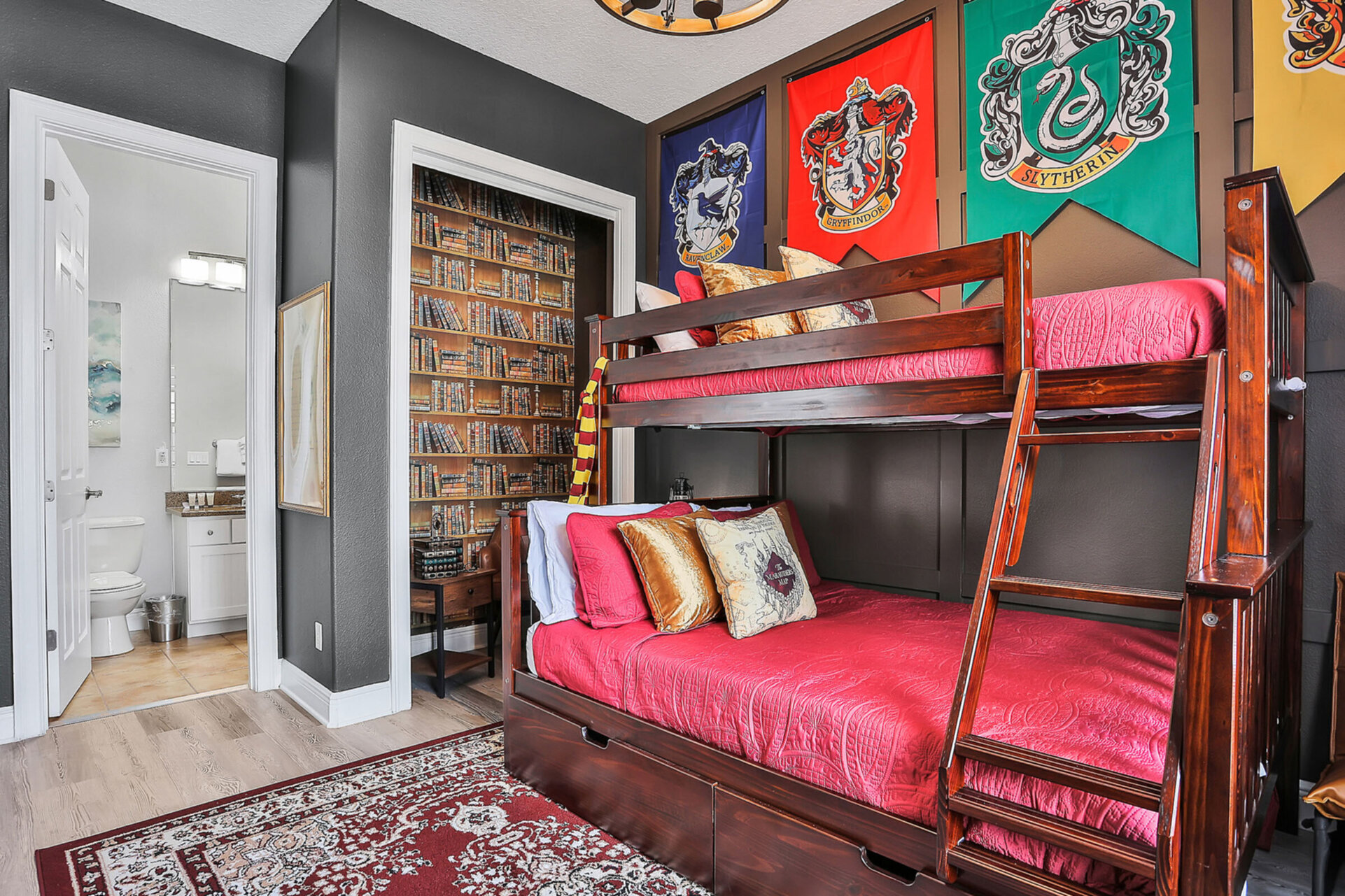 Orlando, 6603'te Lüks 5 Yatak Odalı Villa