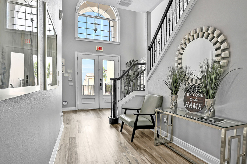Orlando, 6603'te Lüks 5 Yatak Odalı Villa