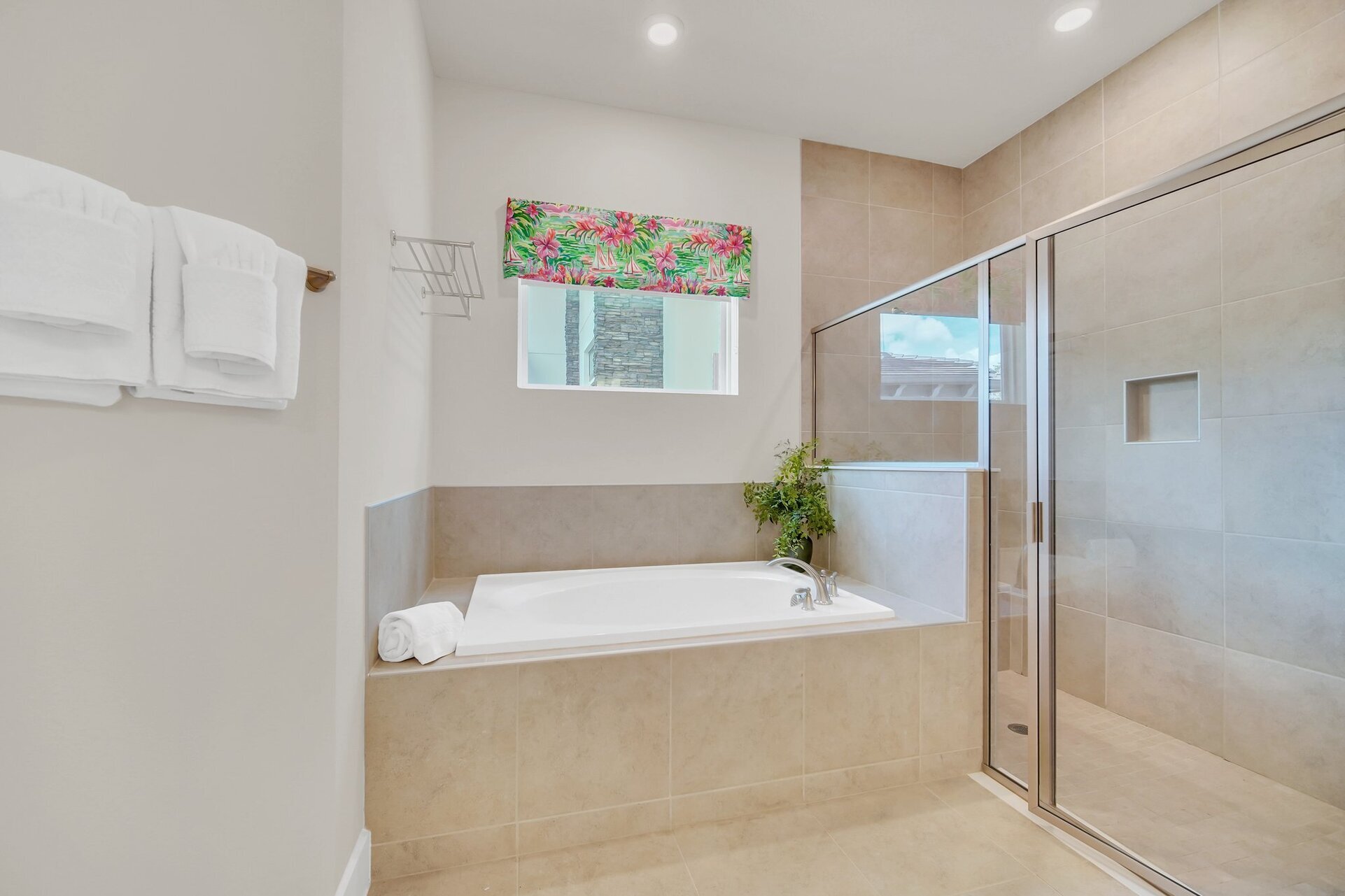 Orlando Oasis'te Lüks 6 Yatak Odalı Villa, 6635
