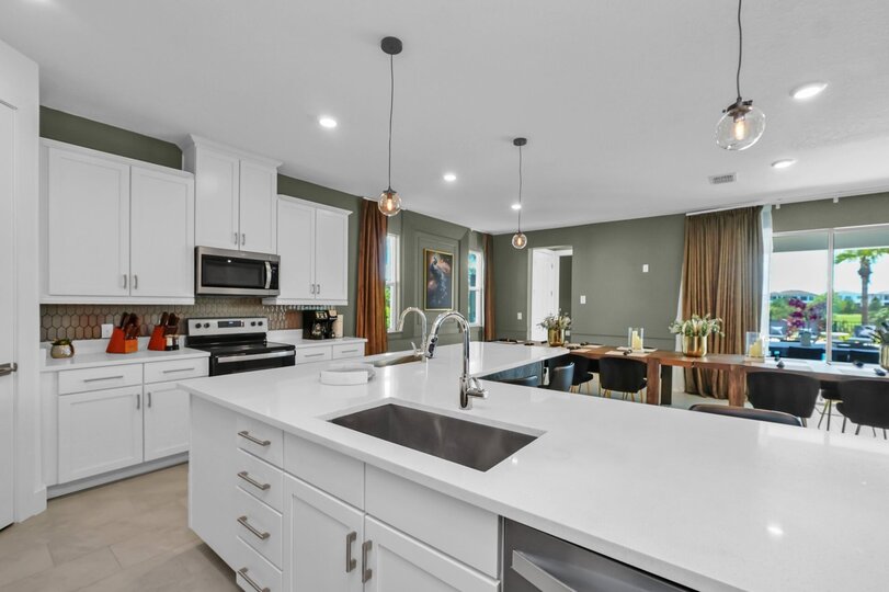 This dream kitchen will certainly be a favorite for those who love to cook