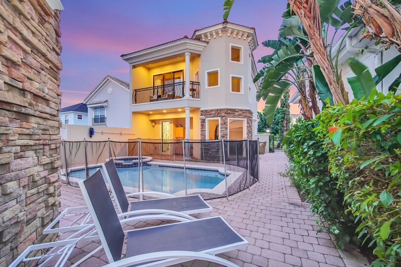 Geniş Orlando Dinlenme Yeri, Orlando Villa 6638