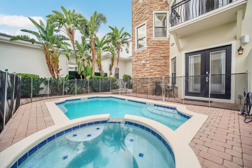 Geniş Orlando Dinlenme Yeri, Orlando Villa 6638
