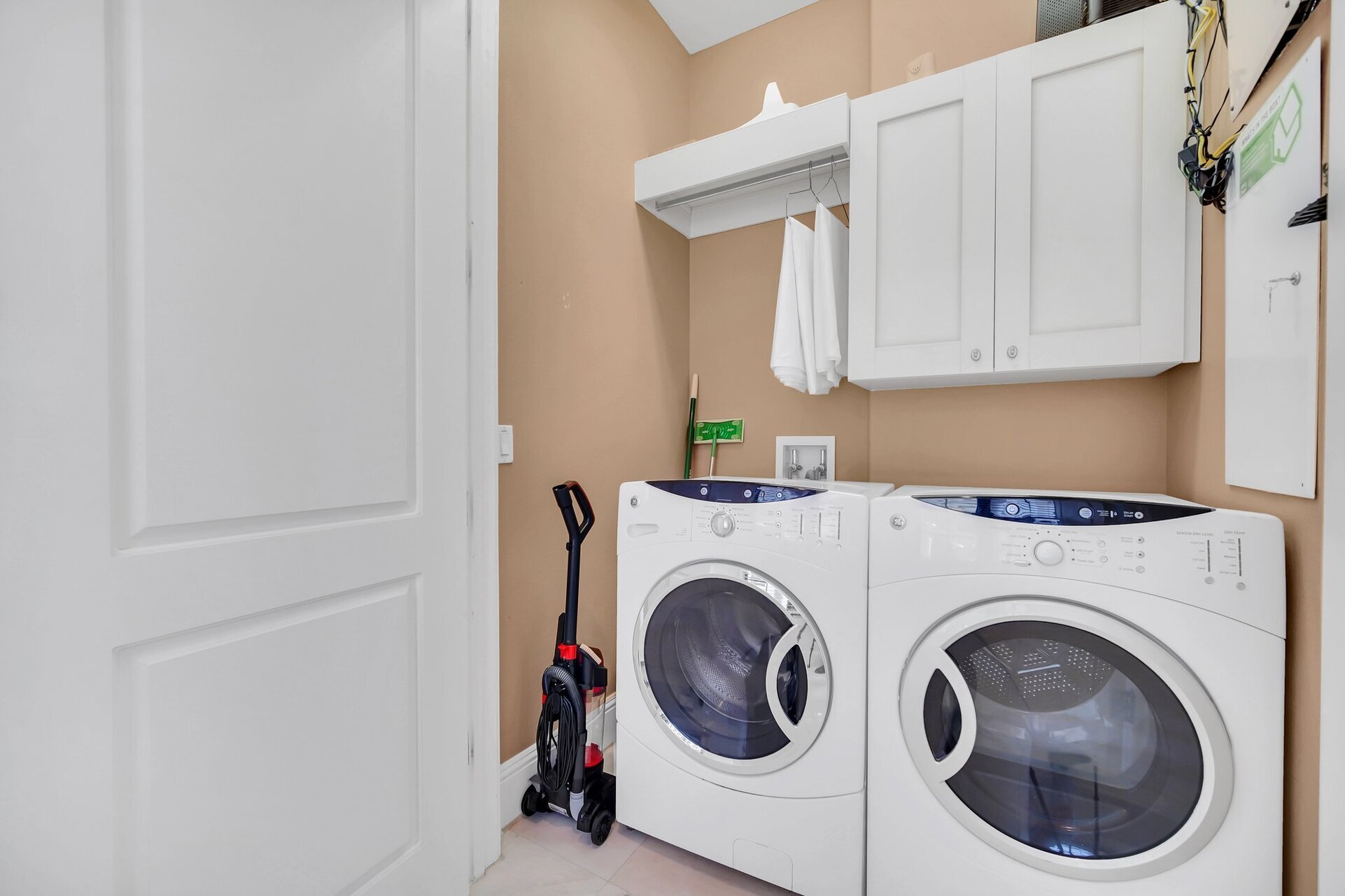 Geniş Orlando Dinlenme Yeri, Orlando Villa 6638