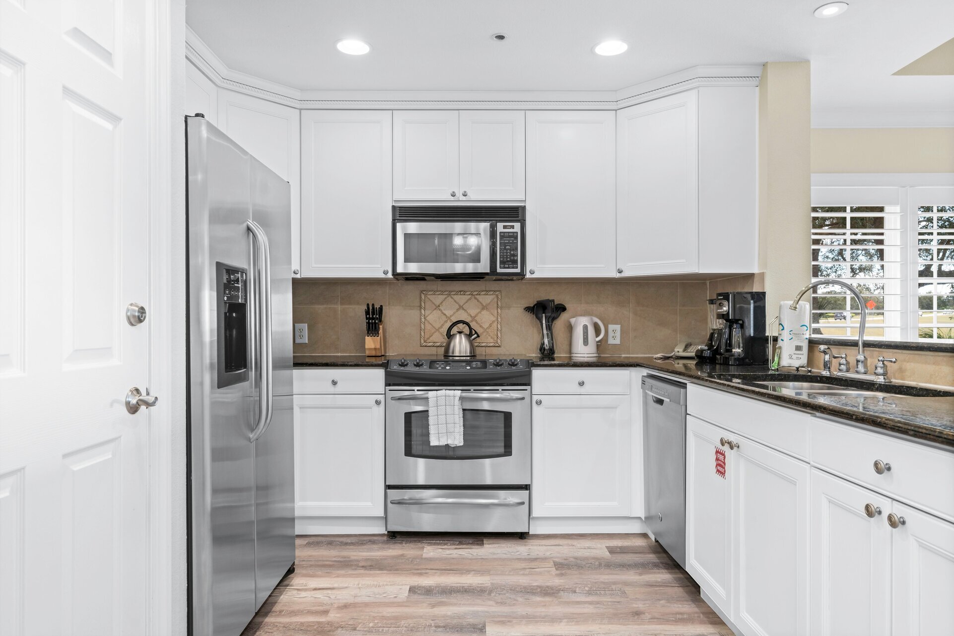 This dream kitchen will certainly be a favorite for those who love to cook
