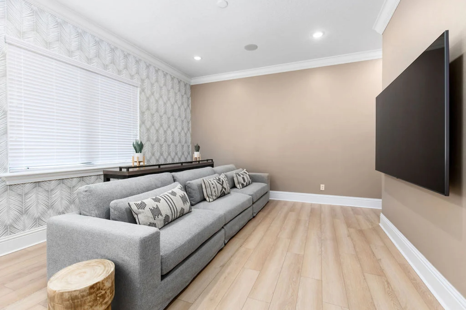 Orlando Cenneti Sizi Bekliyor: 5 Yatak Odalı Villa, 6649