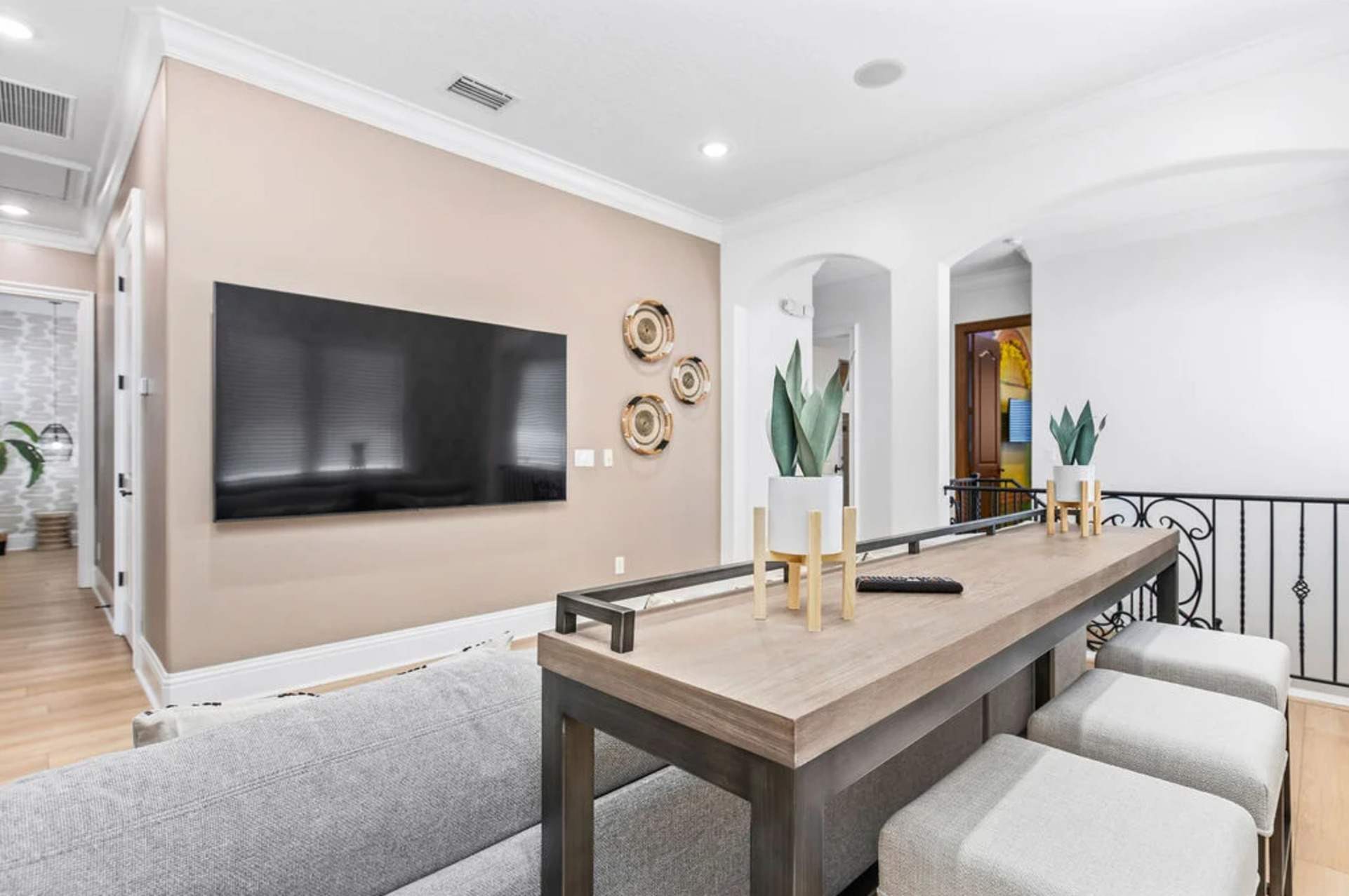 Orlando Cenneti Sizi Bekliyor: 5 Yatak Odalı Villa, 6649