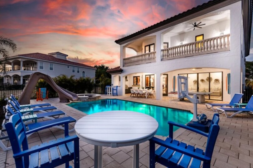 Orlando Cenneti Sizi Bekliyor: 5 Yatak Odalı Villa, 6649