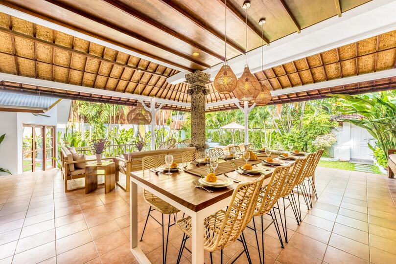 Seminyak Villa 2248: Seminyak'ta Lüks Tropikal Bir Dinlenme Yeri
