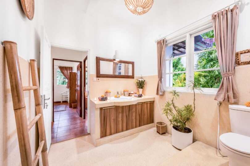 Seminyak Villa 2248: Seminyak'ta Lüks Tropikal Bir Dinlenme Yeri