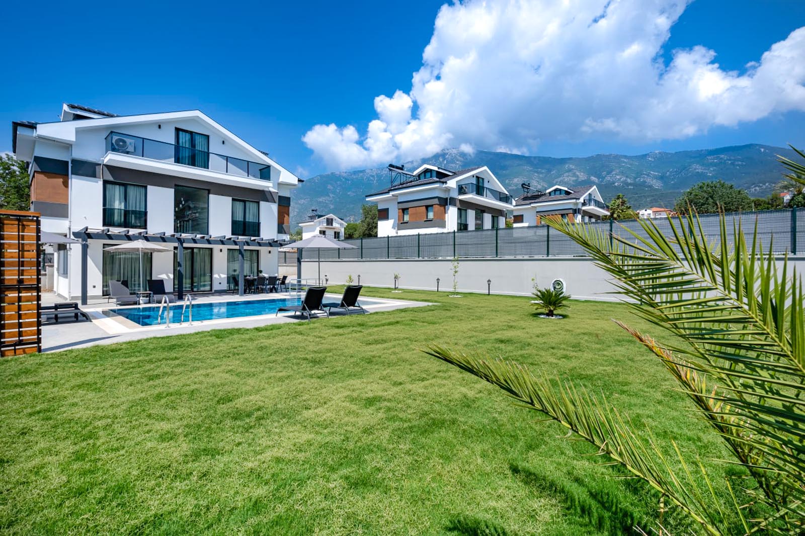 Your Private Escape for Endless Summer 1032