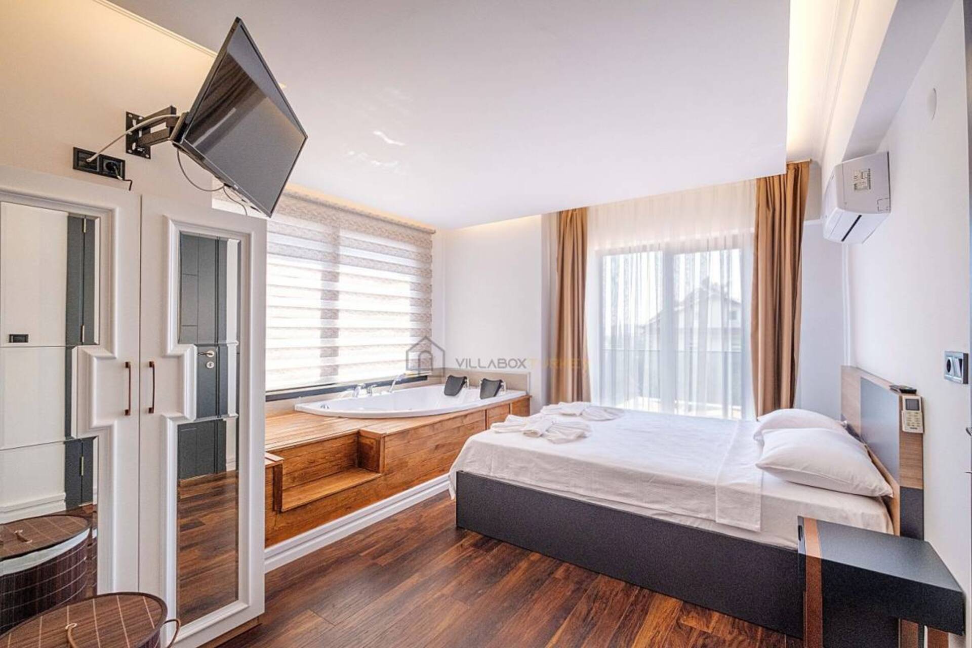 A Villa Made for Holiday Living 1034