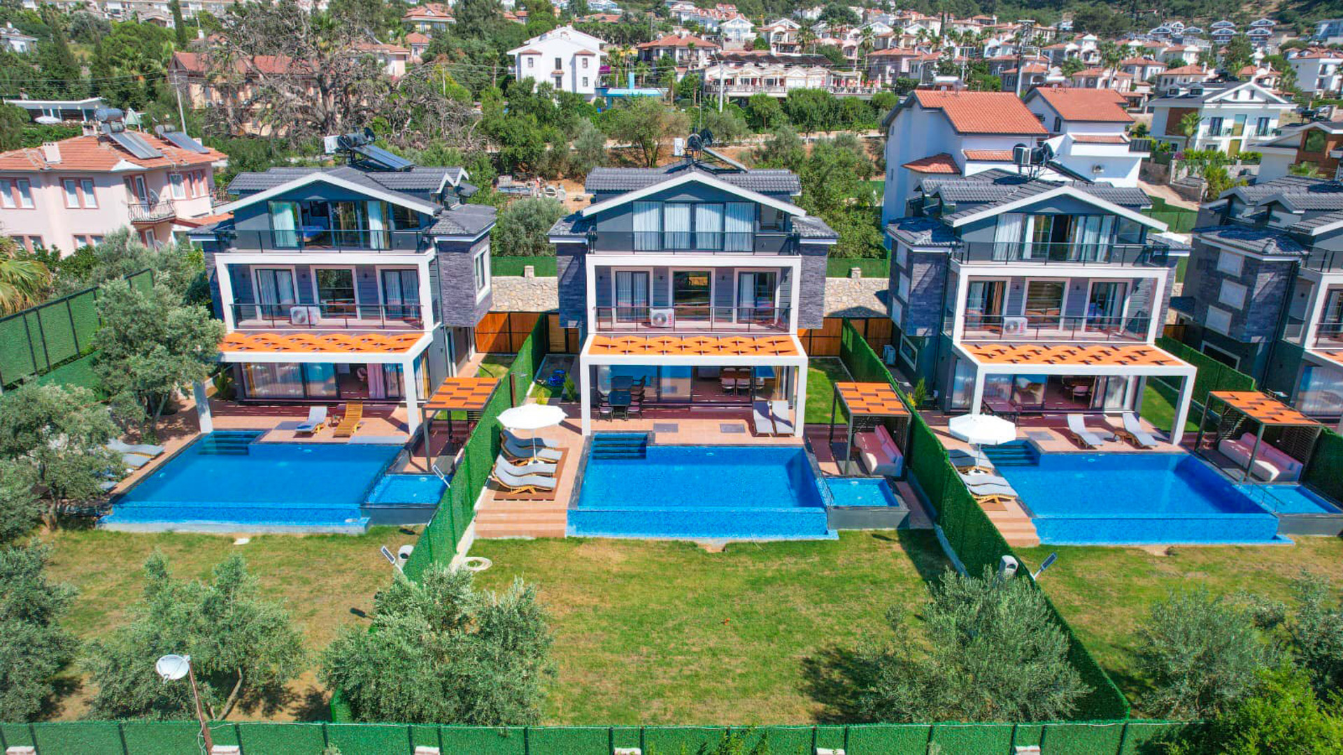 A Beautiful Home for Easy Escapes 1036