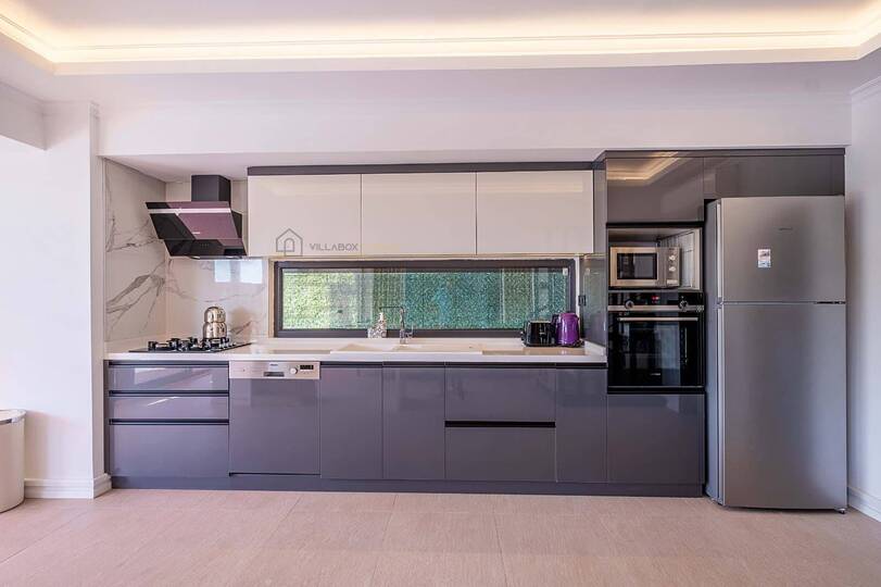 A Beautiful Home for Easy Escapes 1036