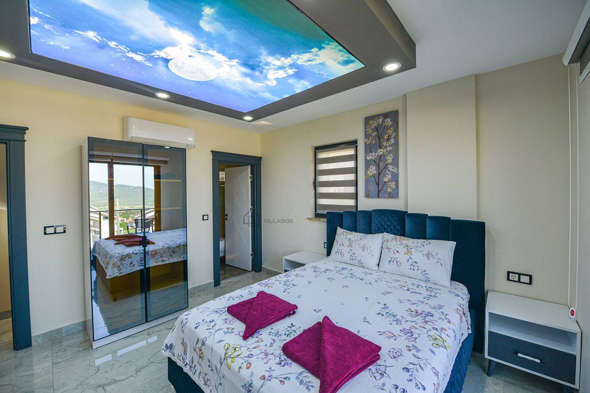 A Home Designed for Summer Living 1038