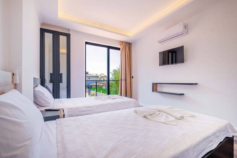 Your Retreat for Relaxed Holiday Living 1042