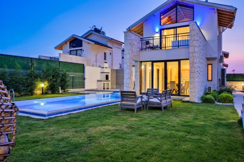 A Home That Feels Like a Holiday 1048