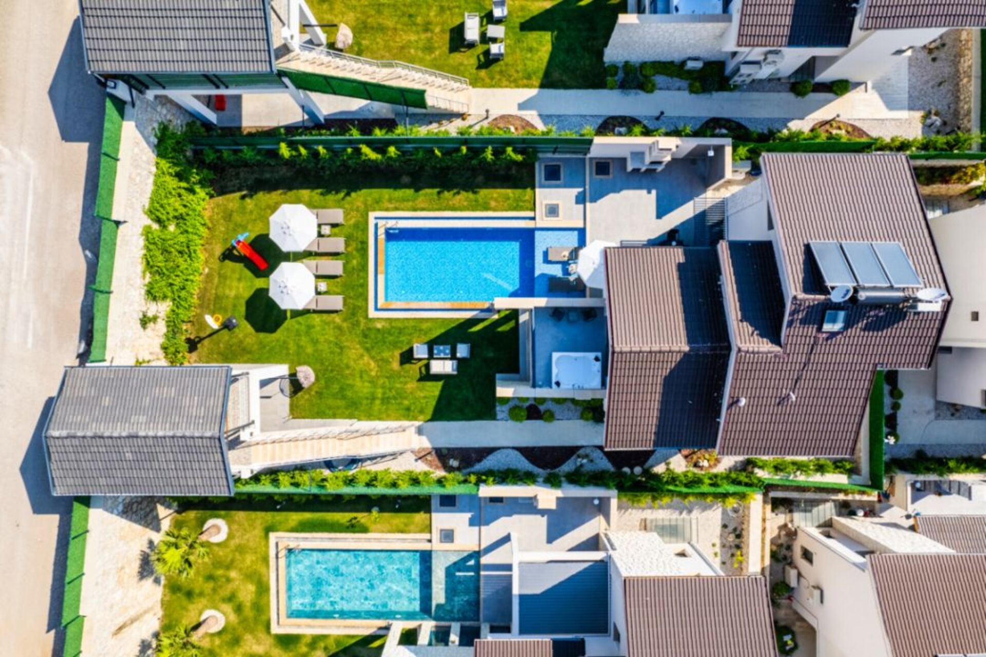 A Home That Feels Like a Holiday 1048