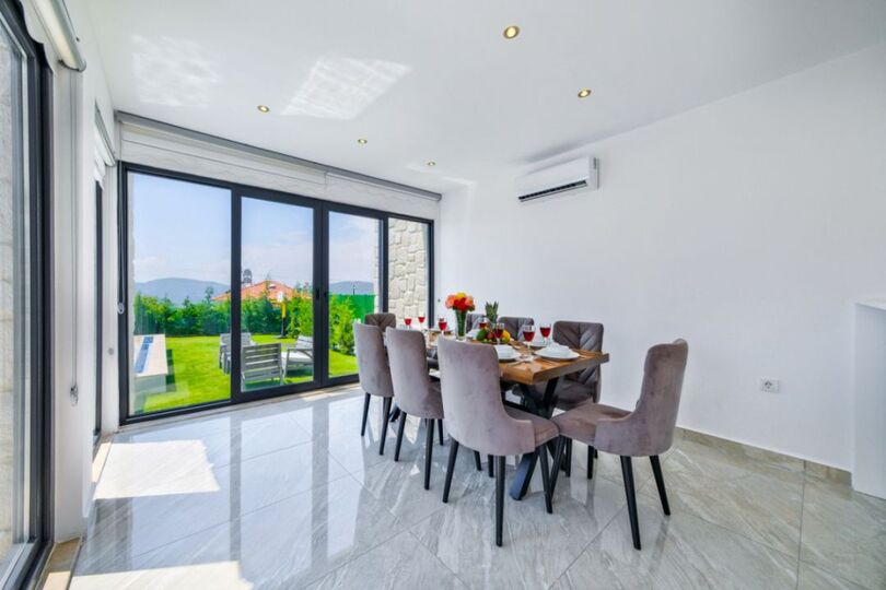 Your Villa for Slow, Easy Getaways 1049