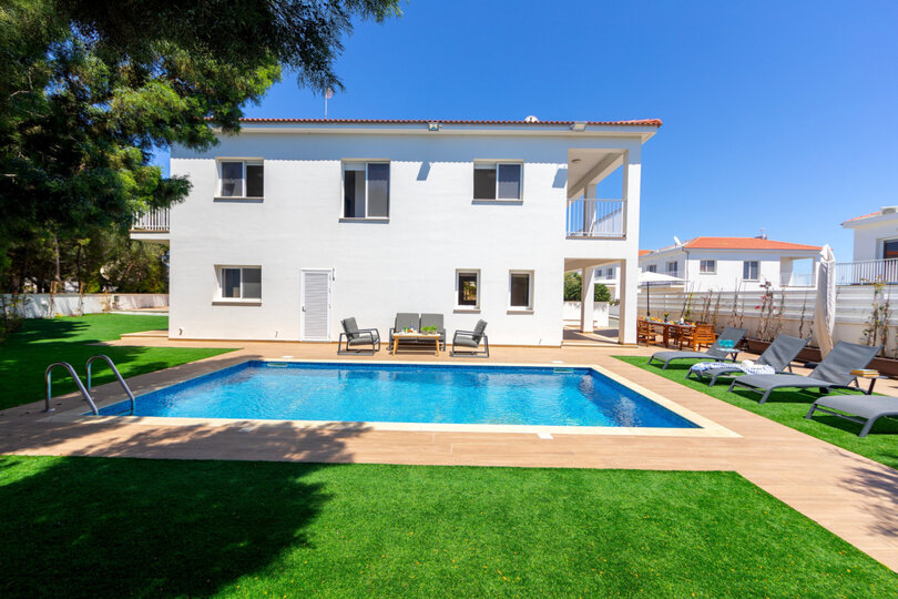 Ayia Napa Sanctuary: Güzel 4 Yatak Odalı Villa, 1393