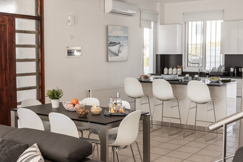 Perivolia Cenneti: Satılık 4 Yatak Odalı Villa, 1403