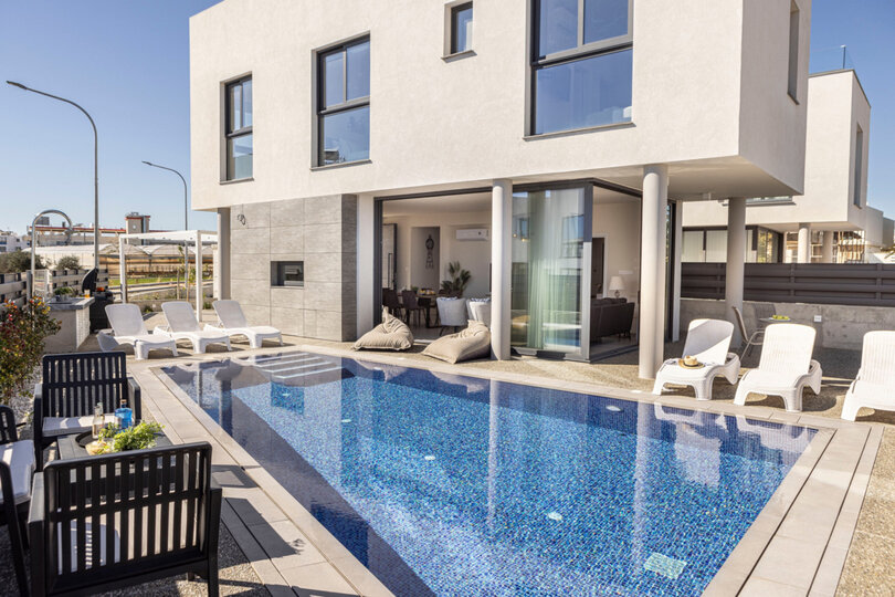 Paralimni'de 1588'den Kalma Büyüleyici Villa Tatili