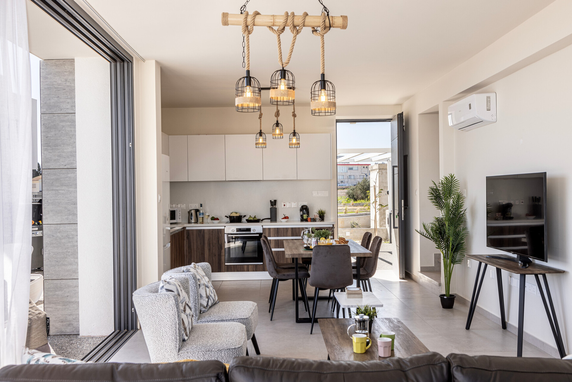 Paralimni'de 1588'den Kalma Büyüleyici Villa Tatili