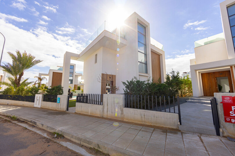 Paralimni şehrinde, 1589 yılında inşa edilmiş, şirin 3 yatak odalı villa.
