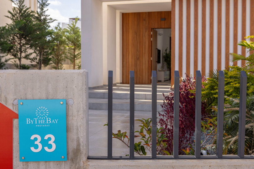 Paralimni'de Modern Tasarımlı, 1590 Yılına Ait Konforlu Aile Evi