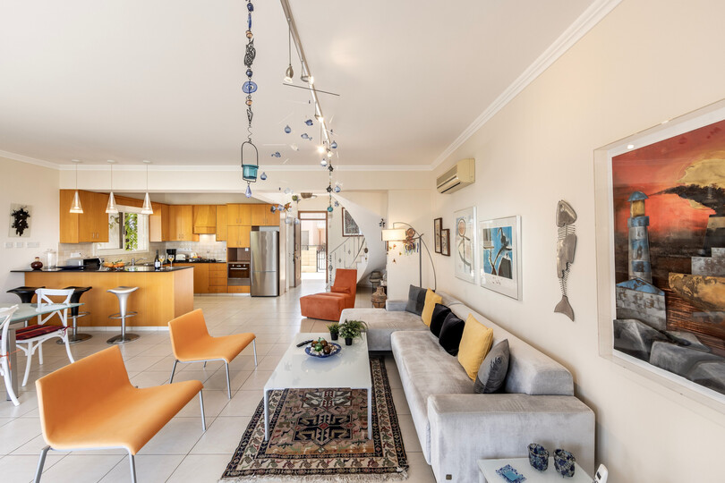Larnaka 1000'de 3 Yatak Odalı Konforlu Villa