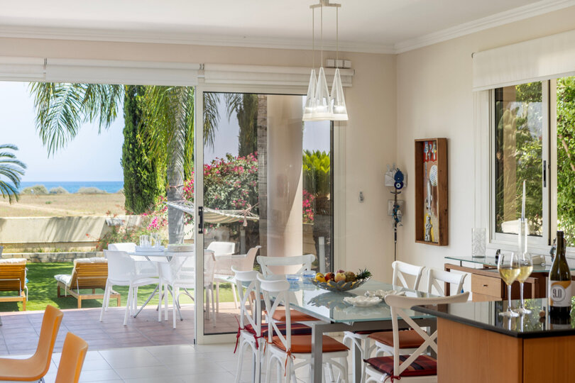 Larnaka 1000'de 3 Yatak Odalı Konforlu Villa