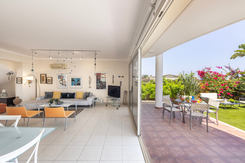 Larnaka 1000'de 3 Yatak Odalı Konforlu Villa