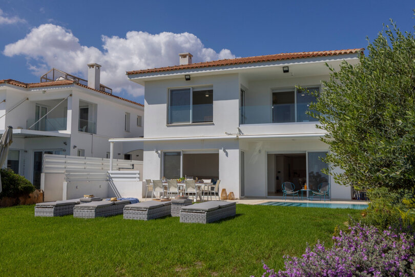 Pernera 1543'te 5 Yatak Odalı Sakin Villa
