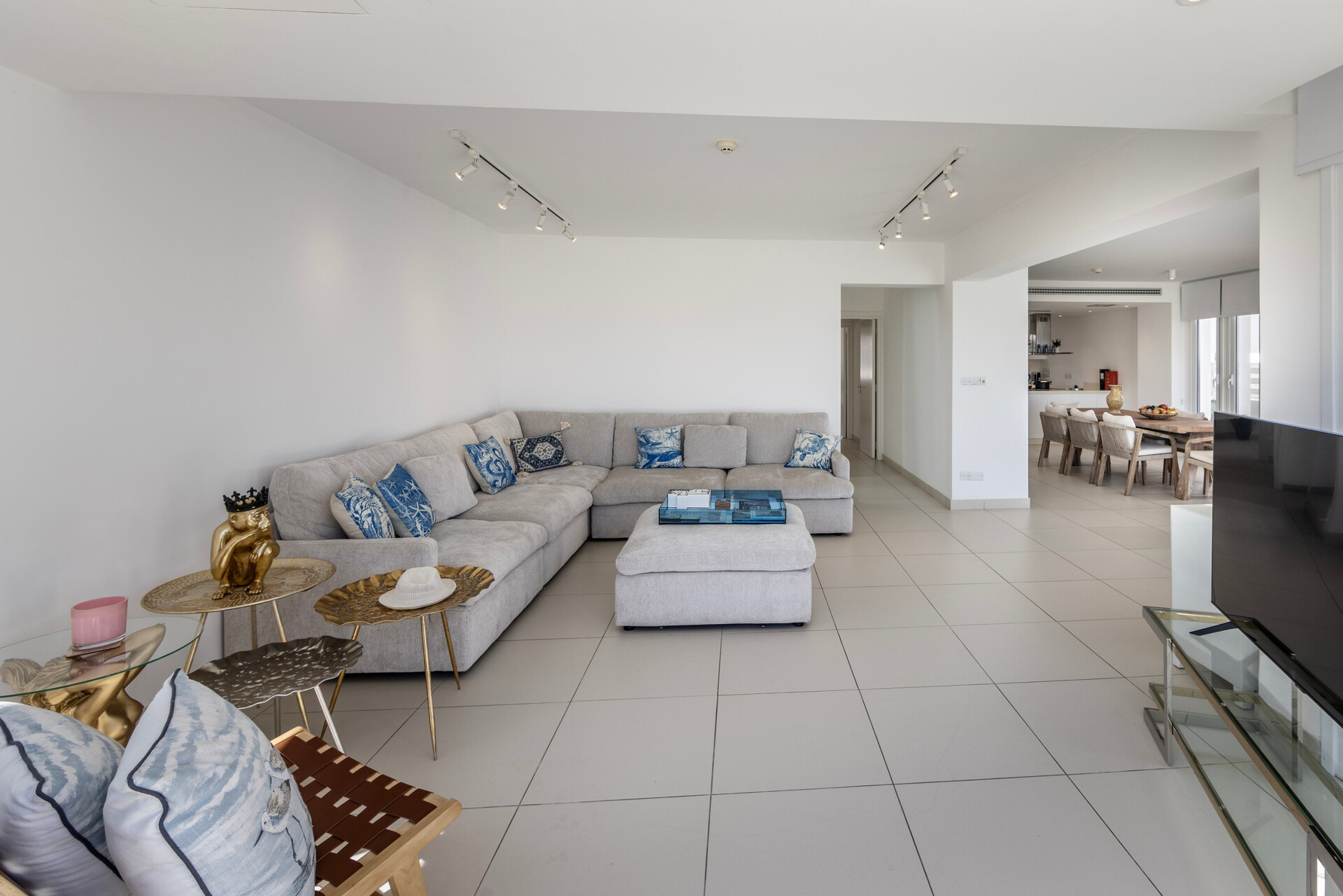 Pernera 1543'te 5 Yatak Odalı Sakin Villa
