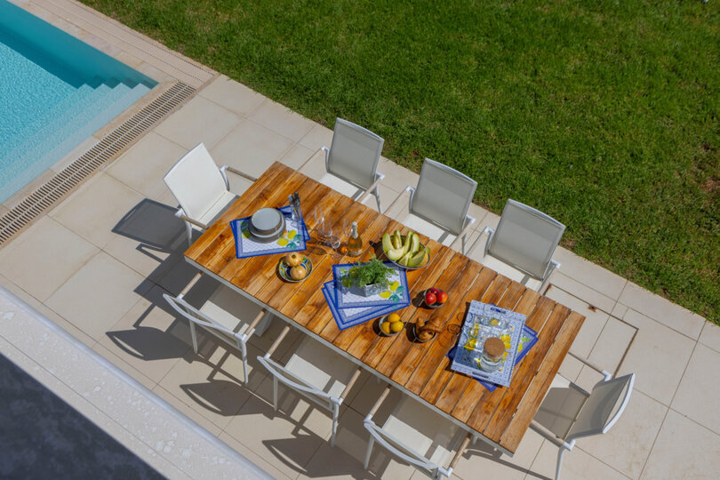 Pernera 1543'te 5 Yatak Odalı Sakin Villa