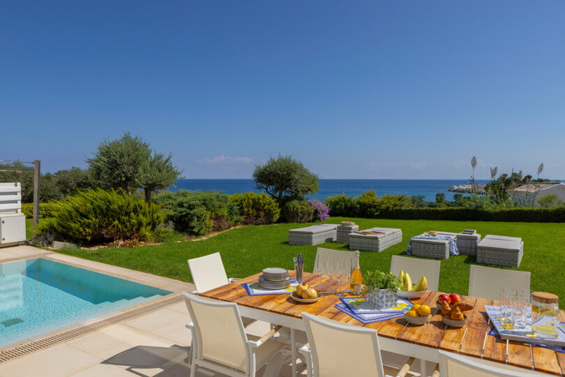 Pernera 1543'te 5 Yatak Odalı Sakin Villa
