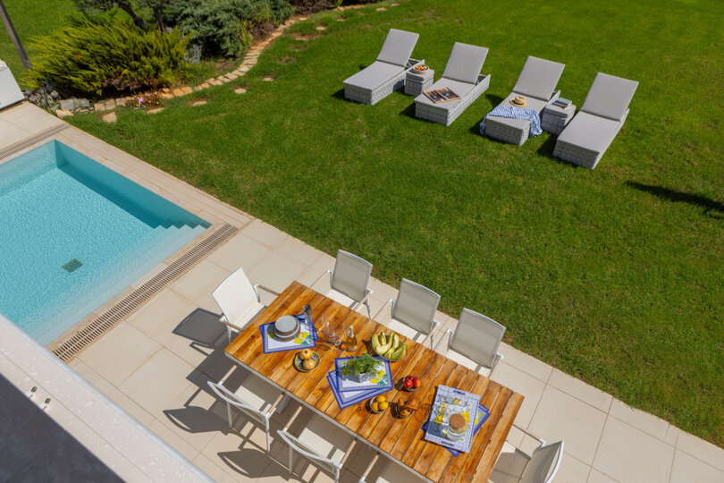 Pernera 1543'te 5 Yatak Odalı Sakin Villa