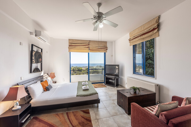 Ayia Napa'da Modern 4 Yatak Odalı Villa Vahası, 1396