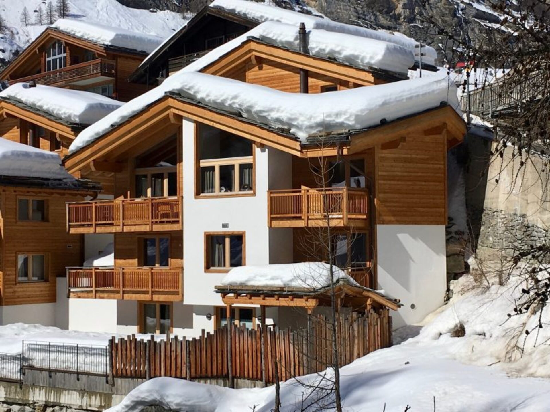 Matterhorn'un Gözlerini Üzere Çekiyor, Lüks 1000'i Kucaklıyor