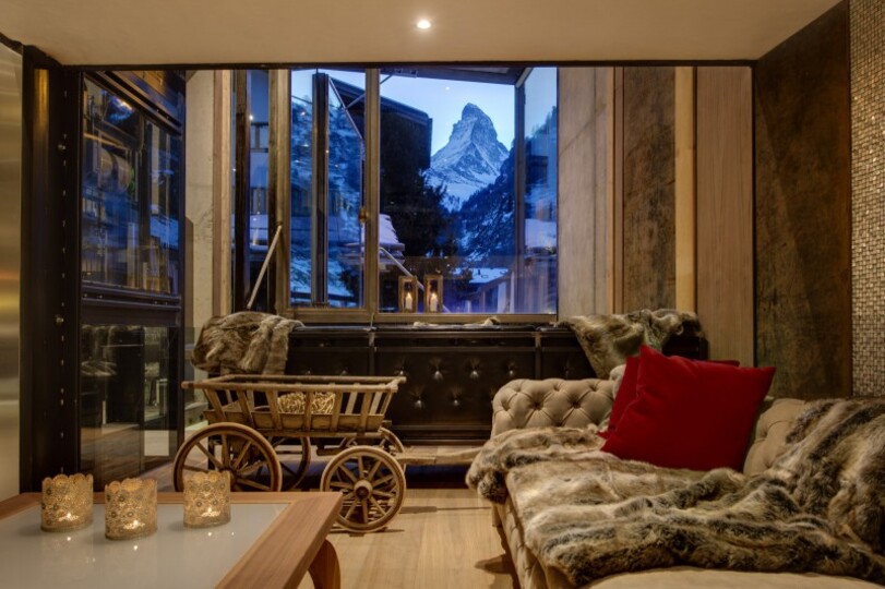Matterhorn'un Eteğinde Görkemli Bir Çatı Katı, Valais Chalet 1204