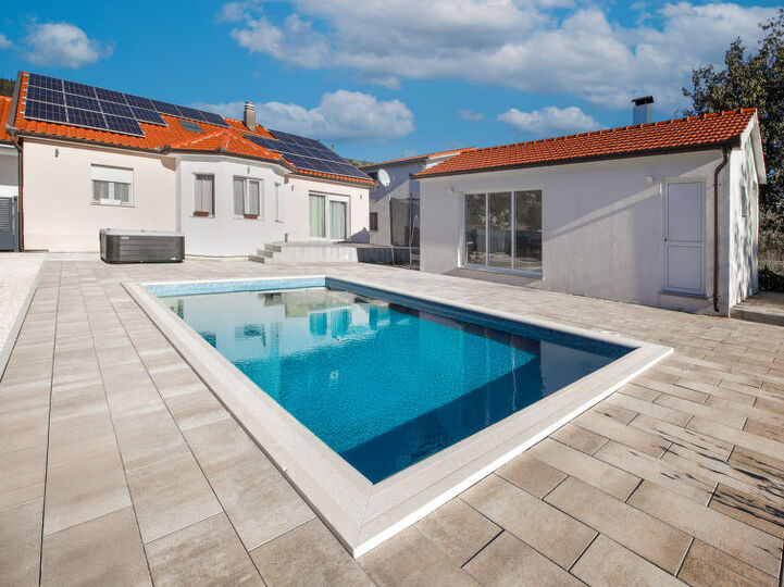 Imotski yakınlarında özel havuzlu ve jakuzili, huzurlu bir aile tatil yeri - Villa 1066, Donji Prolozac, Croatia
