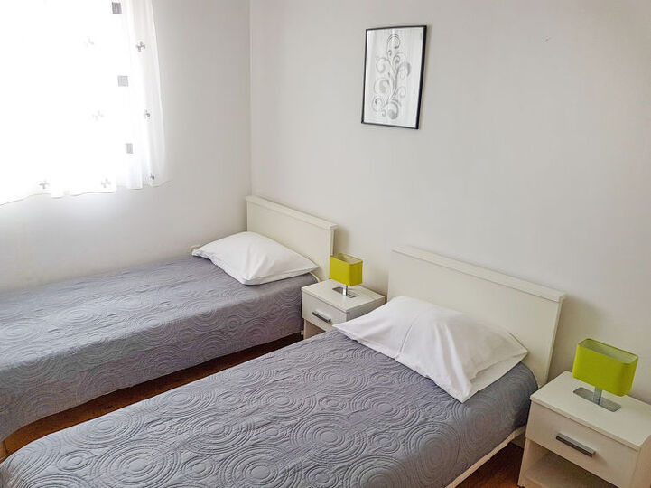 Biograd na Moru Yakınında Özel Havuzlu ve Teraslı Geniş İki Katlı Dinlenme Yeri - Villa 1001