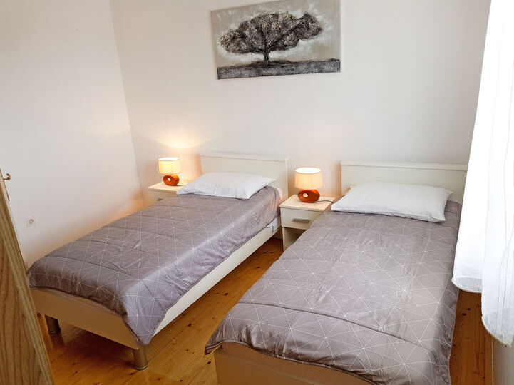 Biograd na Moru Yakınında Özel Havuzlu ve Teraslı Geniş İki Katlı Dinlenme Yeri - Villa 1001