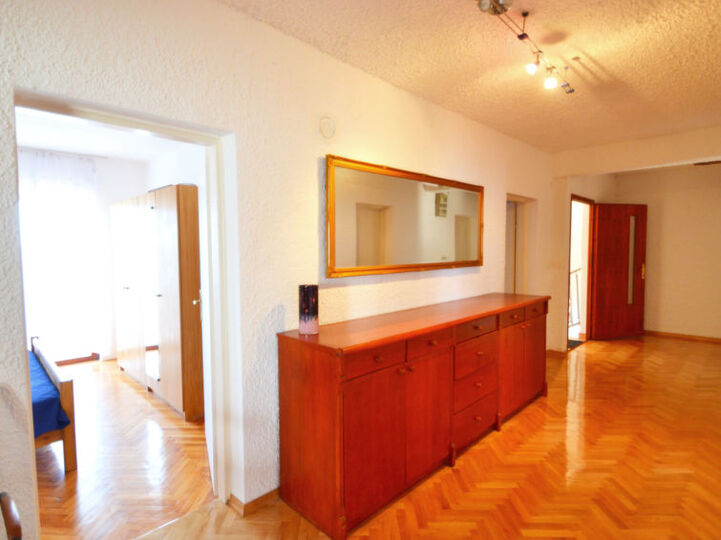 Biograd na Moru Yakınında Özel Havuzlu ve Teraslı Geniş İki Katlı Dinlenme Yeri - Villa 1001