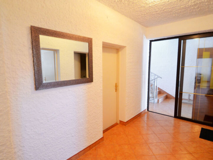 Biograd na Moru Yakınında Özel Havuzlu ve Teraslı Geniş İki Katlı Dinlenme Yeri - Villa 1001