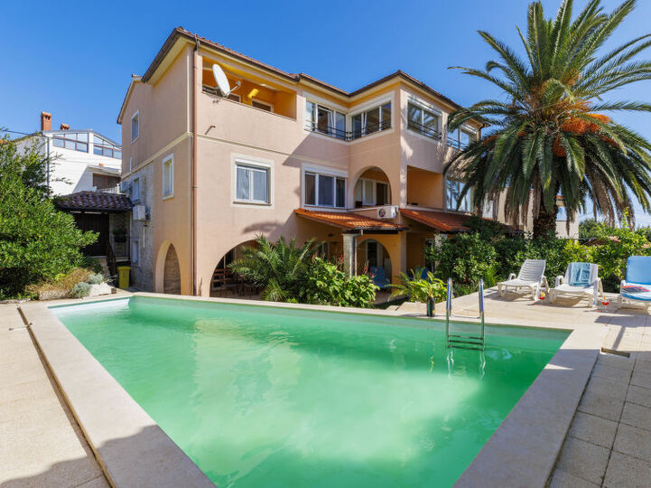 Güneşli Ližnjan'da Özel Havuzlu ve Bahçeli, Büyüleyici İki Daireli Villa - Villa 1249, Liznjan, Croatia