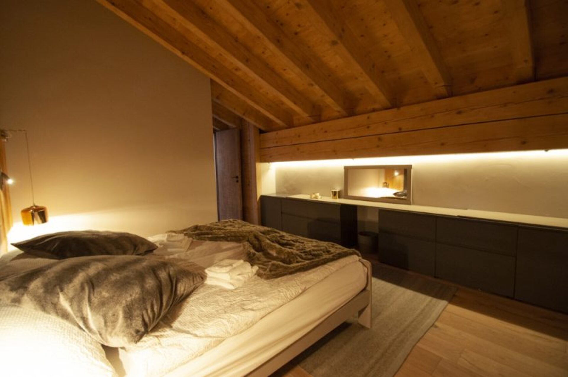 Valais Dağ Evi 1022, Matterhorn Manzaralı Alp Şıklığı