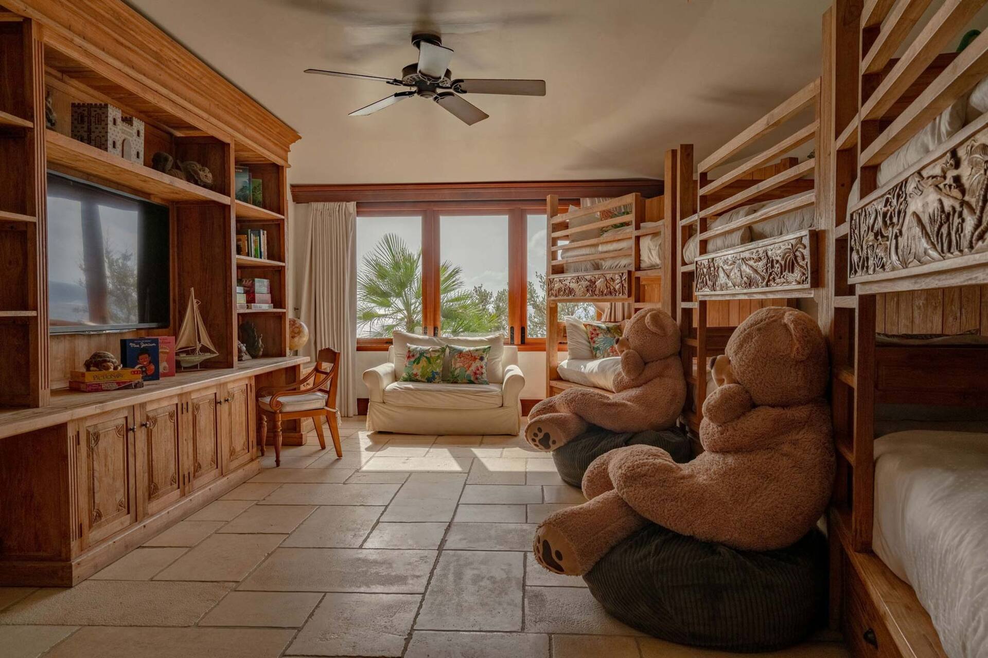 Necker Adası'nı Kendi Özel Cennetiniz Olarak Keşfedin: Necker Adası'na Özel Erişim